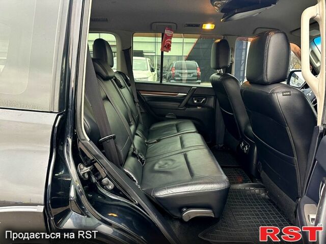 Черный Мицубиси Аутлендер, объемом двигателя 3 л и пробегом 218 тыс. км за 11950 $, фото 12 на Automoto.ua