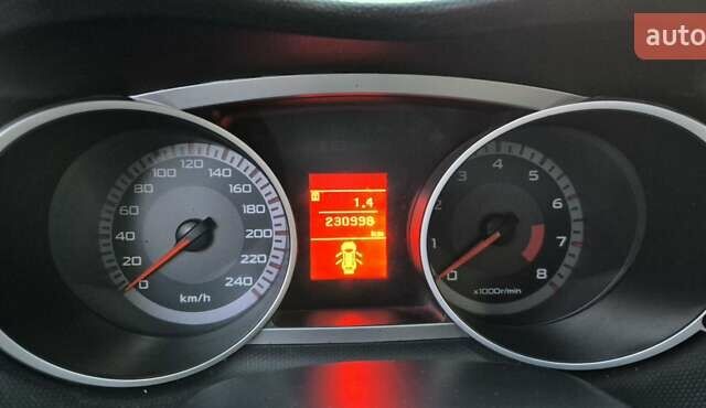 Чорний Міцубісі Аутлендер, об'ємом двигуна 2.4 л та пробігом 230 тис. км за 9700 $, фото 17 на Automoto.ua