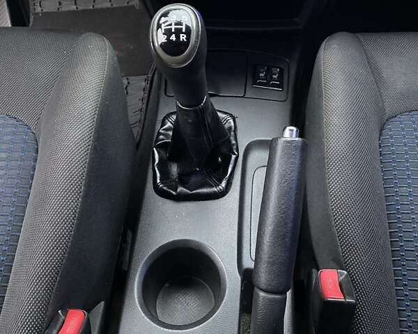 Черный Мицубиси Аутлендер, объемом двигателя 2 л и пробегом 306 тыс. км за 6500 $, фото 9 на Automoto.ua