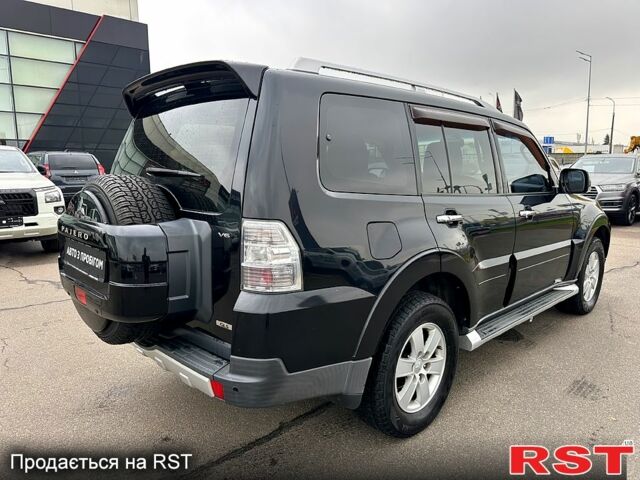 Черный Мицубиси Аутлендер, объемом двигателя 3 л и пробегом 218 тыс. км за 11950 $, фото 6 на Automoto.ua