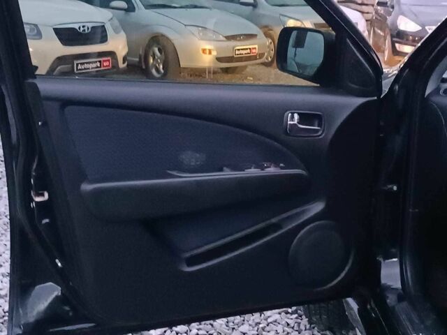 Черный Мицубиси Аутлендер, объемом двигателя 2 л и пробегом 271 тыс. км за 6940 $, фото 14 на Automoto.ua