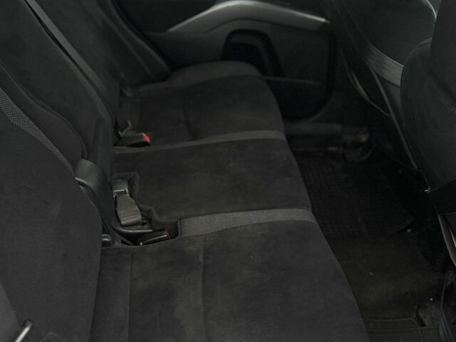 Черный Мицубиси Аутлендер, объемом двигателя 2 л и пробегом 320 тыс. км за 4800 $, фото 10 на Automoto.ua