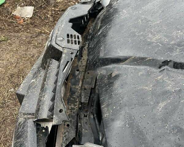 Чорний Міцубісі Аутлендер, об'ємом двигуна 2 л та пробігом 240 тис. км за 2600 $, фото 2 на Automoto.ua