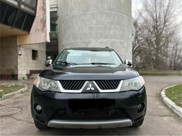 Чорний Міцубісі Аутлендер, об'ємом двигуна 2 л та пробігом 238 тис. км за 5500 $, фото 7 на Automoto.ua