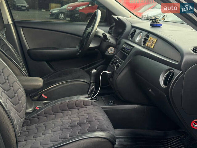 Черный Мицубиси Аутлендер, объемом двигателя 2 л и пробегом 240 тыс. км за 5500 $, фото 8 на Automoto.ua