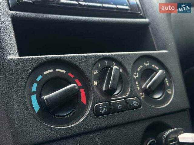 Черный Мицубиси Аутлендер, объемом двигателя 2 л и пробегом 240 тыс. км за 5500 $, фото 14 на Automoto.ua