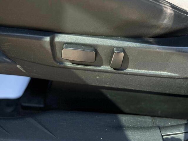 Черный Мицубиси Аутлендер, объемом двигателя 3 л и пробегом 308 тыс. км за 7600 $, фото 11 на Automoto.ua