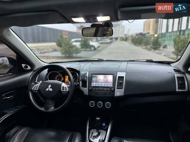 Черный Мицубиси Аутлендер, объемом двигателя 3 л и пробегом 248 тыс. км за 9800 $, фото 42 на Automoto.ua