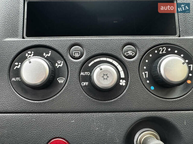 Чорний Міцубісі Аутлендер, об'ємом двигуна 2 л та пробігом 254 тис. км за 7499 $, фото 21 на Automoto.ua