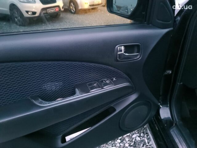 Черный Мицубиси Аутлендер, объемом двигателя 2 л и пробегом 271 тыс. км за 6940 $, фото 15 на Automoto.ua