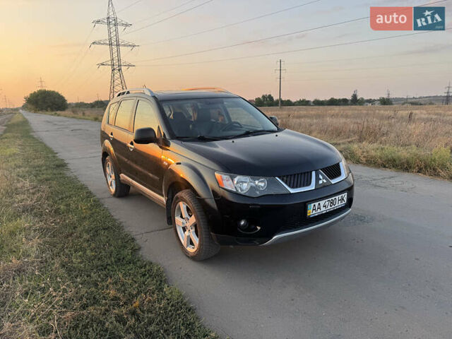 Чорний Міцубісі Аутлендер, об'ємом двигуна 3 л та пробігом 236 тис. км за 9800 $, фото 4 на Automoto.ua