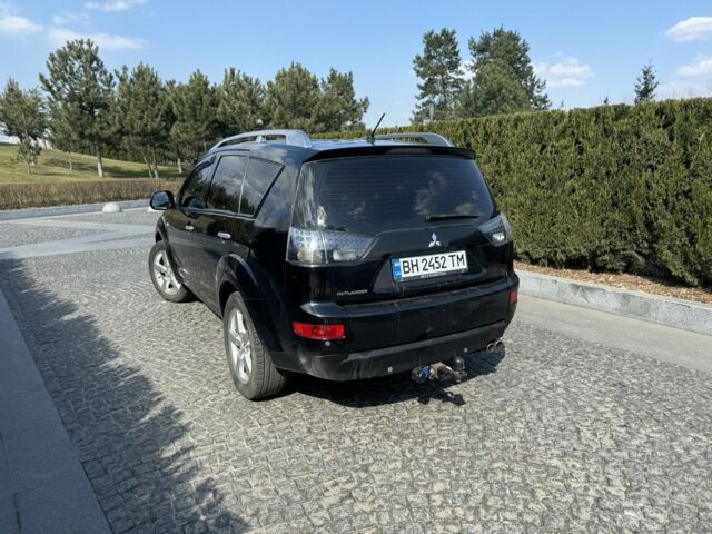 Чорний Міцубісі Аутлендер, об'ємом двигуна 3 л та пробігом 186 тис. км за 10000 $, фото 2 на Automoto.ua