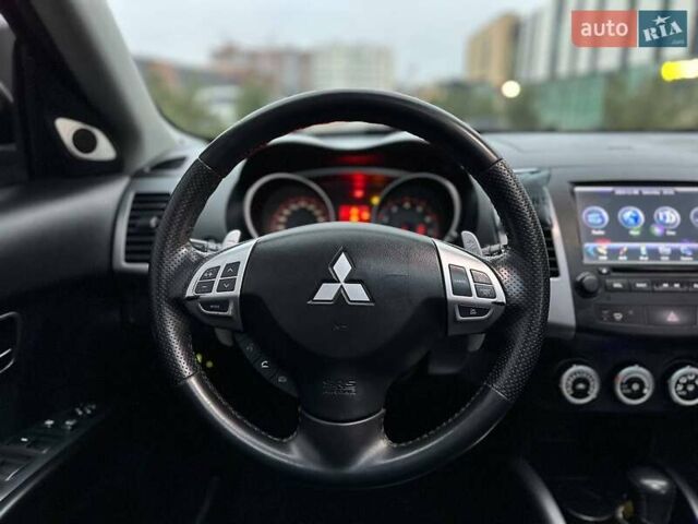 Черный Мицубиси Аутлендер, объемом двигателя 3 л и пробегом 248 тыс. км за 9800 $, фото 45 на Automoto.ua