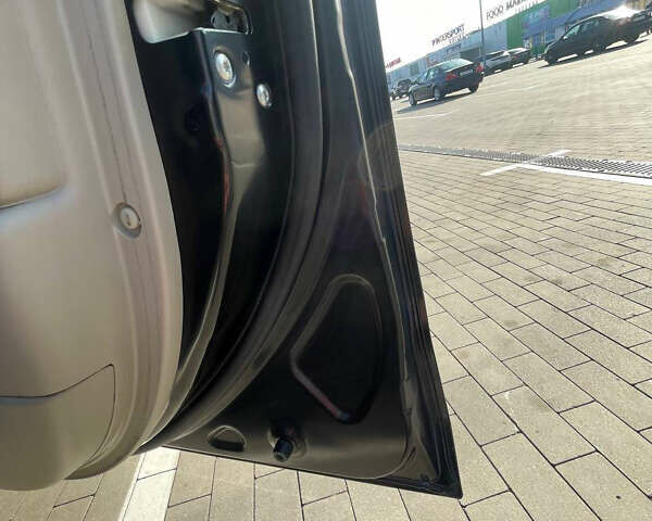 Чорний Міцубісі Аутлендер, об'ємом двигуна 2.4 л та пробігом 195 тис. км за 8600 $, фото 11 на Automoto.ua