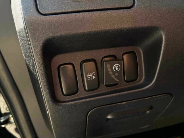 Черный Мицубиси Аутлендер, объемом двигателя 3 л и пробегом 308 тыс. км за 7600 $, фото 16 на Automoto.ua