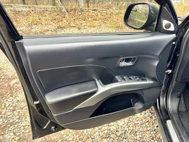 Чорний Міцубісі Аутлендер, об'ємом двигуна 2.4 л та пробігом 229 тис. км за 9790 $, фото 12 на Automoto.ua