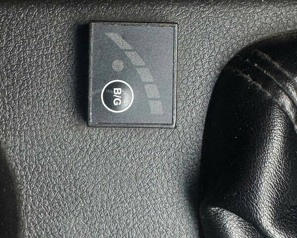 Черный Мицубиси Аутлендер, объемом двигателя 2 л и пробегом 240 тыс. км за 5500 $, фото 19 на Automoto.ua