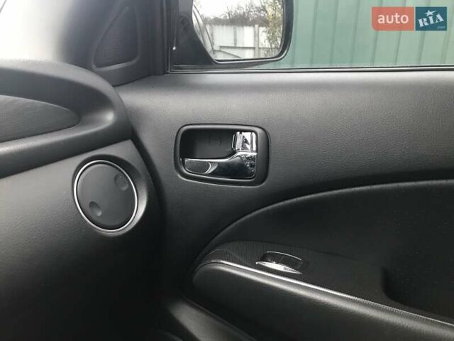 Чорний Міцубісі Аутлендер, об'ємом двигуна 2.38 л та пробігом 207 тис. км за 7000 $, фото 48 на Automoto.ua