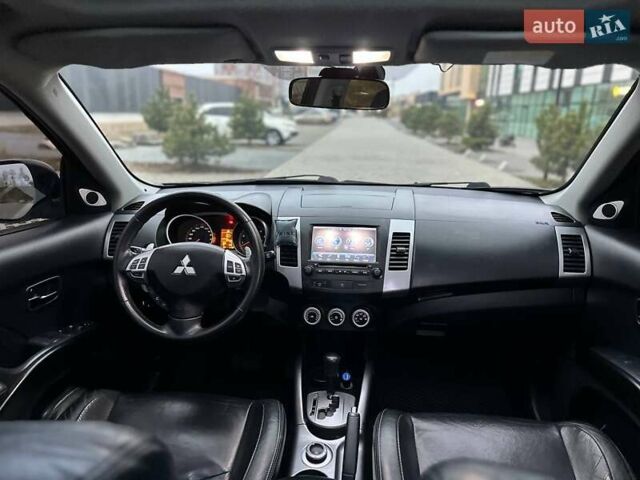 Черный Мицубиси Аутлендер, объемом двигателя 3 л и пробегом 248 тыс. км за 9800 $, фото 28 на Automoto.ua