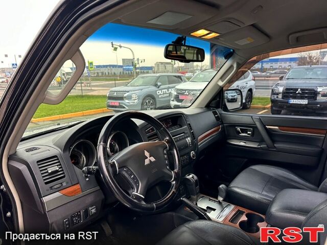 Черный Мицубиси Аутлендер, объемом двигателя 3 л и пробегом 218 тыс. км за 11950 $, фото 8 на Automoto.ua