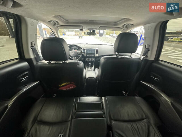 Чорний Міцубісі Аутлендер, об'ємом двигуна 2.4 л та пробігом 218 тис. км за 10000 $, фото 6 на Automoto.ua