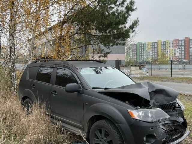 Черный Мицубиси Аутлендер, объемом двигателя 2 л и пробегом 360 тыс. км за 2000 $, фото 4 на Automoto.ua