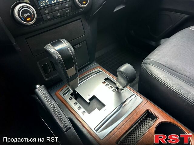 Черный Мицубиси Аутлендер, объемом двигателя 3 л и пробегом 218 тыс. км за 11950 $, фото 10 на Automoto.ua