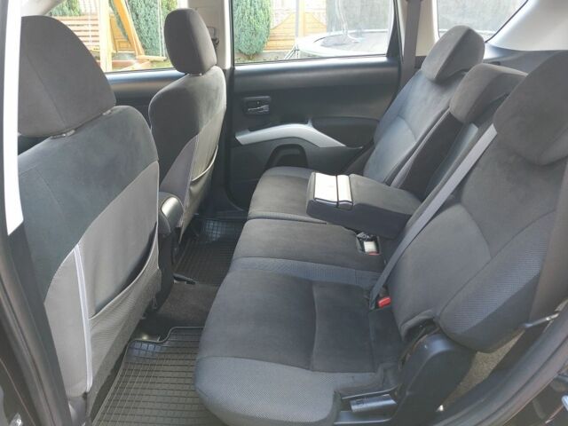 Черный Мицубиси Аутлендер, объемом двигателя 2 л и пробегом 249 тыс. км за 8750 $, фото 10 на Automoto.ua