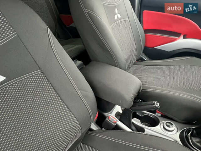 Черный Мицубиси Аутлендер, объемом двигателя 2.4 л и пробегом 230 тыс. км за 6650 $, фото 52 на Automoto.ua