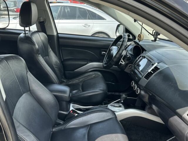 Чорний Міцубісі Аутлендер, об'ємом двигуна 2.4 л та пробігом 137 тис. км за 8700 $, фото 10 на Automoto.ua