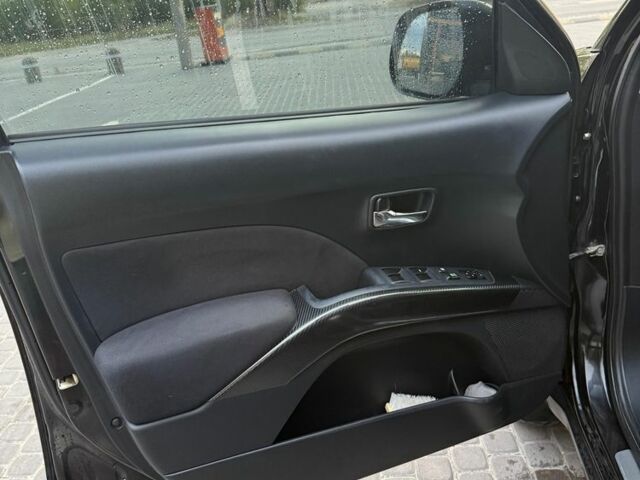 Черный Мицубиси Аутлендер, объемом двигателя 2.4 л и пробегом 369 тыс. км за 8500 $, фото 8 на Automoto.ua