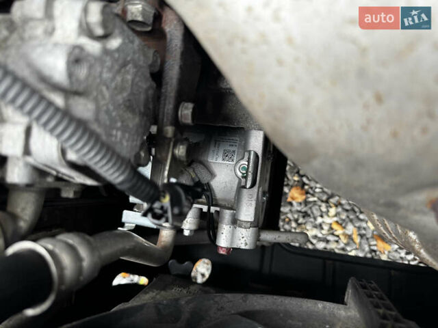 Чорний Міцубісі Аутлендер, об'ємом двигуна 2 л та пробігом 254 тис. км за 7499 $, фото 19 на Automoto.ua