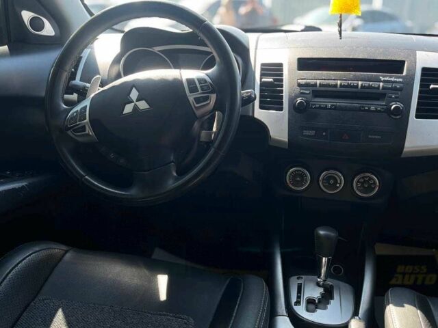 Черный Мицубиси Аутлендер, объемом двигателя 3 л и пробегом 308 тыс. км за 7600 $, фото 19 на Automoto.ua