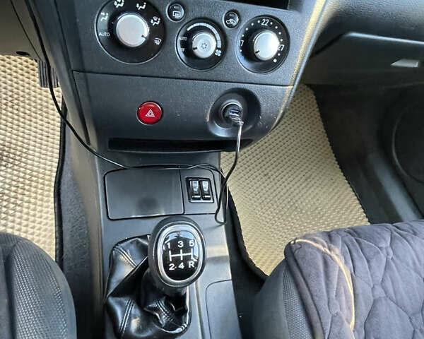 Чорний Міцубісі Аутлендер, об'ємом двигуна 2 л та пробігом 218 тис. км за 6300 $, фото 17 на Automoto.ua