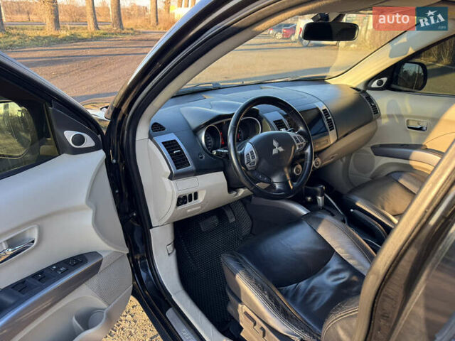 Чорний Міцубісі Аутлендер, об'ємом двигуна 3 л та пробігом 150 тис. км за 9499 $, фото 12 на Automoto.ua