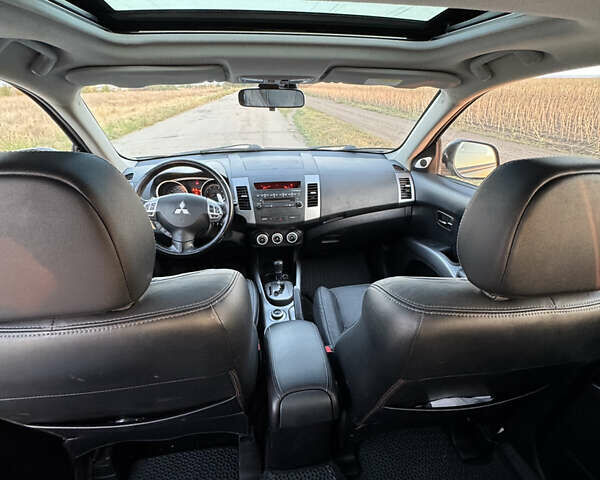 Чорний Міцубісі Аутлендер, об'ємом двигуна 3 л та пробігом 236 тис. км за 9800 $, фото 9 на Automoto.ua