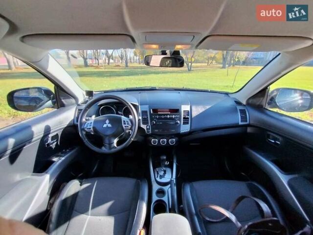 Міцубісі Аутлендер 2009 у Житомирі на Automoto.ua Чорний Міцубісі Аутлендер, об'ємом двигуна 2 л та пробігом 251 тис. км за 8400 $, фото 4 на Automoto.ua