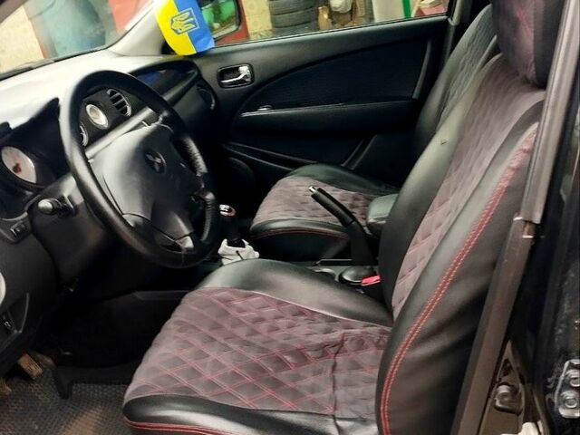 Черный Мицубиси Аутлендер, объемом двигателя 2 л и пробегом 280 тыс. км за 5800 $, фото 3 на Automoto.ua