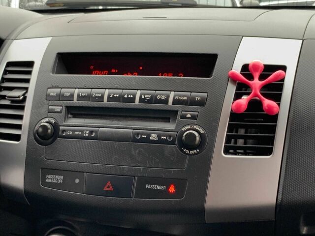 Черный Мицубиси Аутлендер, объемом двигателя 2.4 л и пробегом 175 тыс. км за 10499 $, фото 17 на Automoto.ua