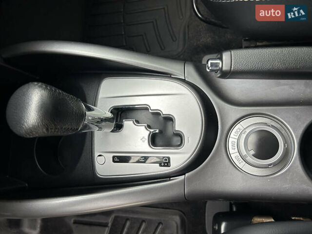 Черный Мицубиси Аутлендер, объемом двигателя 3 л и пробегом 77 тыс. км за 11800 $, фото 11 на Automoto.ua