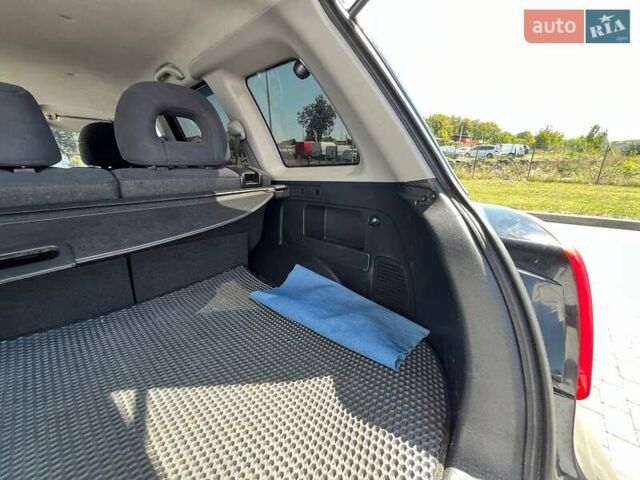 Черный Мицубиси Аутлендер, объемом двигателя 2 л и пробегом 236 тыс. км за 6699 $, фото 16 на Automoto.ua