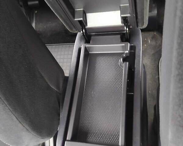 Чорний Міцубісі Аутлендер, об'ємом двигуна 2 л та пробігом 226 тис. км за 10750 $, фото 19 на Automoto.ua