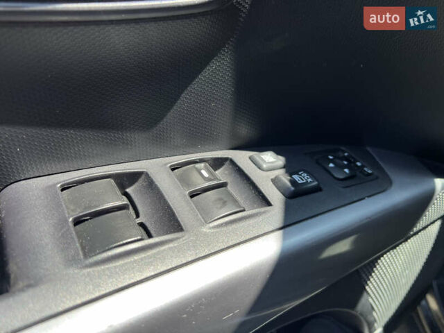 Чорний Міцубісі Аутлендер, об'ємом двигуна 2.2 л та пробігом 214 тис. км за 10600 $, фото 20 на Automoto.ua