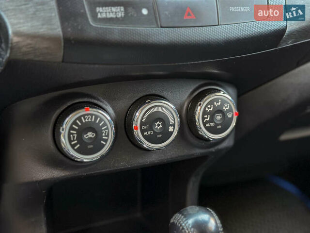 Черный Мицубиси Аутлендер, объемом двигателя 2.2 л и пробегом 226 тыс. км за 11500 $, фото 67 на Automoto.ua