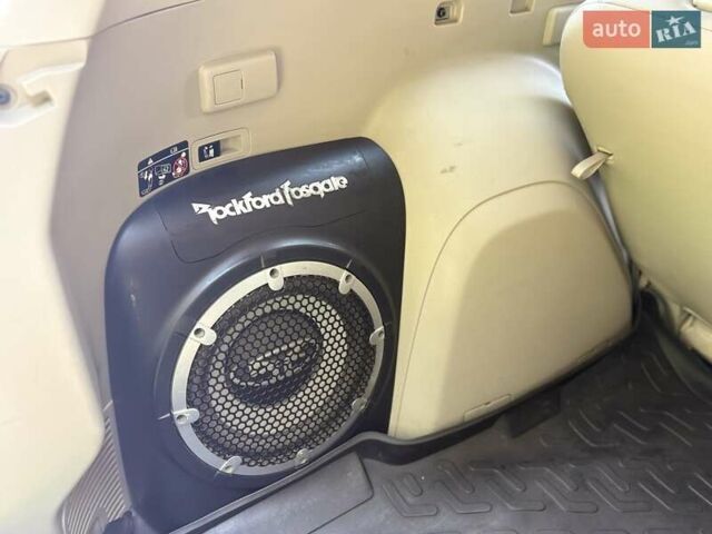 Черный Мицубиси Аутлендер, объемом двигателя 2.4 л и пробегом 275 тыс. км за 12000 $, фото 10 на Automoto.ua