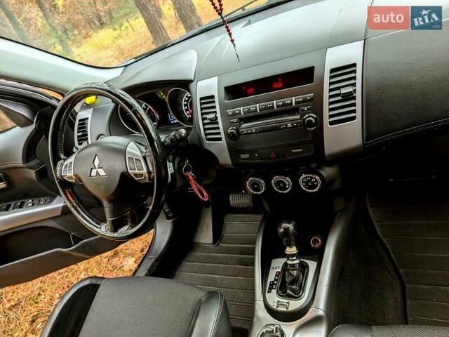 Чорний Міцубісі Аутлендер, об'ємом двигуна 2.18 л та пробігом 205 тис. км за 10200 $, фото 8 на Automoto.ua