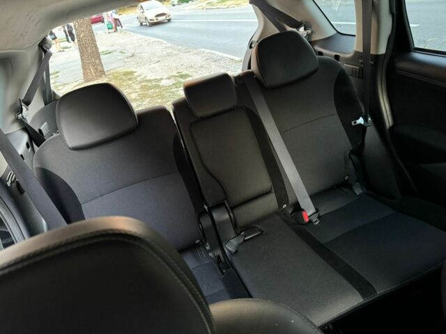 Черный Мицубиси Аутлендер, объемом двигателя 0 л и пробегом 215 тыс. км за 9500 $, фото 6 на Automoto.ua