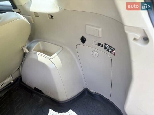 Черный Мицубиси Аутлендер, объемом двигателя 2.4 л и пробегом 275 тыс. км за 12000 $, фото 11 на Automoto.ua