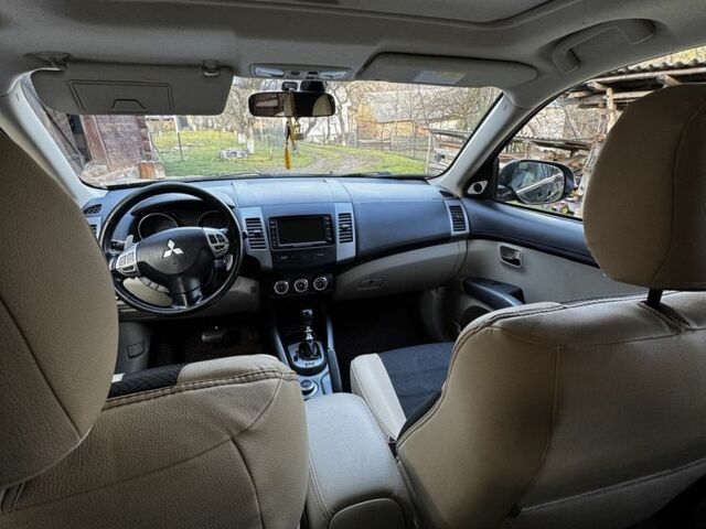 Черный Мицубиси Аутлендер, объемом двигателя 2.2 л и пробегом 249 тыс. км за 11500 $, фото 5 на Automoto.ua