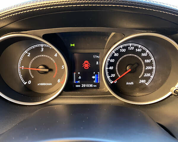 Черный Мицубиси Аутлендер, объемом двигателя 1.97 л и пробегом 292 тыс. км за 10900 $, фото 32 на Automoto.ua